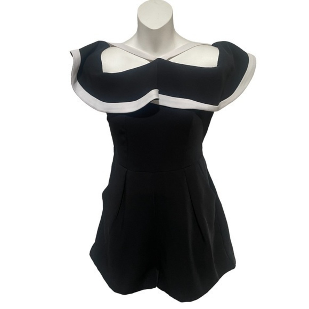 LINNA woman’s black / white off shoulder romper shorts size small